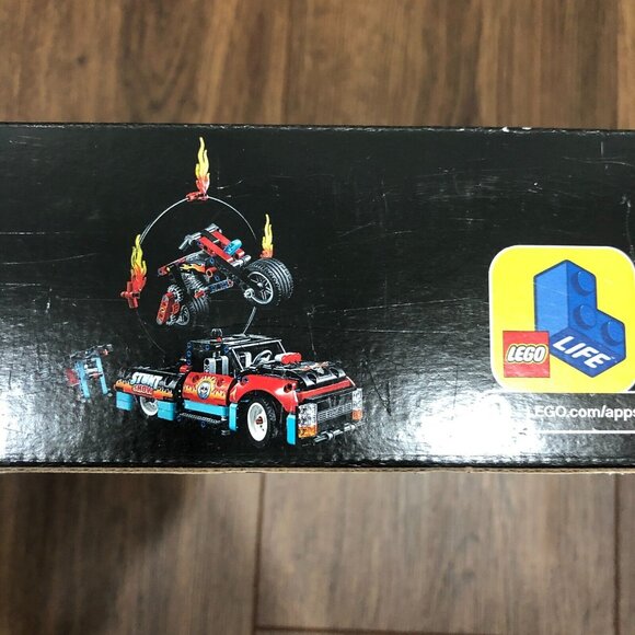 LEGO Technic 42106 - Stunt Show Truck & Bike - 610 Pcs - Sealed RETIRED - Picture 5 of 8
